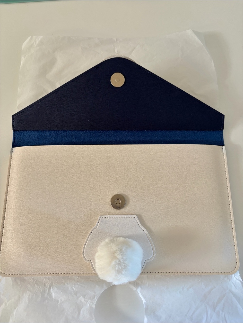🆕 Starbucks Limited Editions Bunny Clutch - Picture 2 of 9